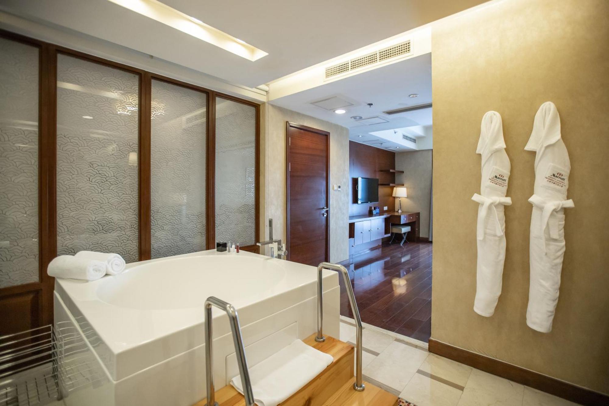 The Imperial Mansion, - Marriott Executive 5*