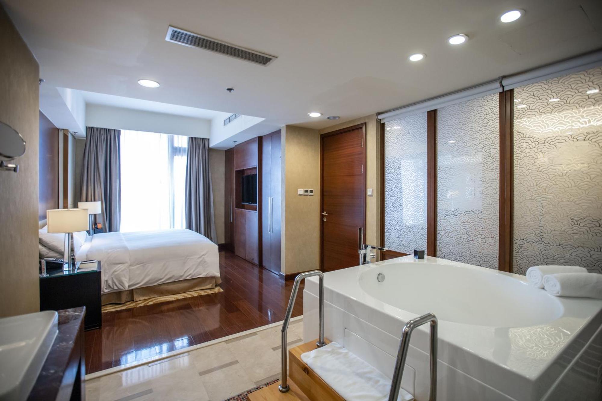 The Imperial Mansion, - Marriott Executive 5* Beijing
