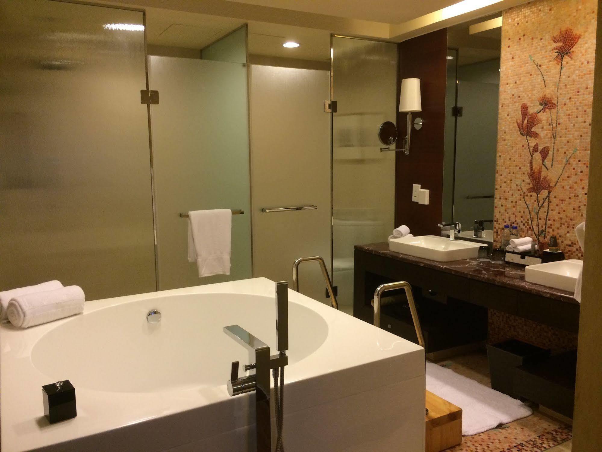 Hotel The Imperial Mansion, - Marriott Executive