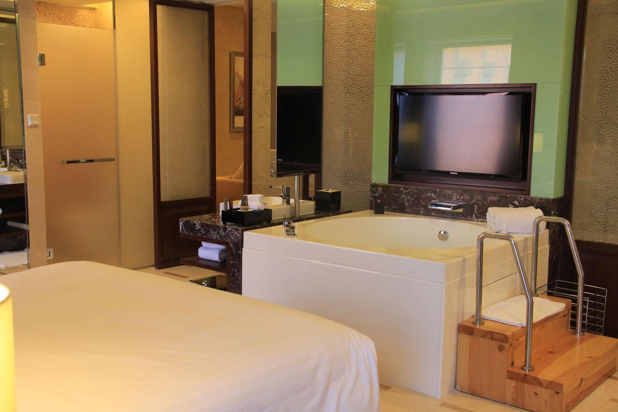 The Imperial Mansion, - Marriott Executive Hotel Beijing