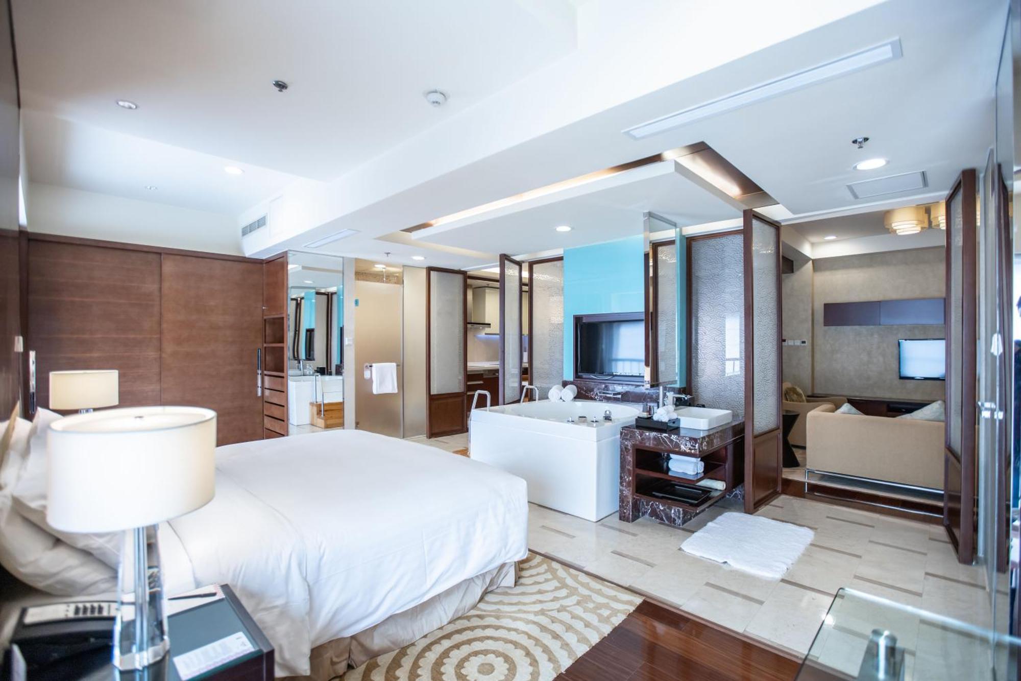 The Imperial Mansion, - Marriott Executive Hotel